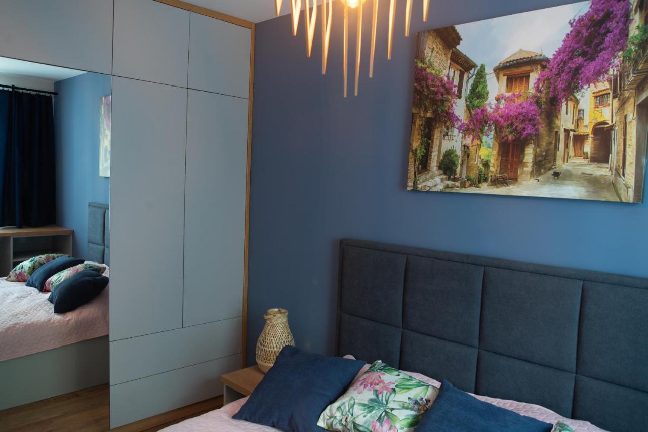 Apartament Niebieski - Okrzei كيلتشي المظهر الخارجي الصورة
